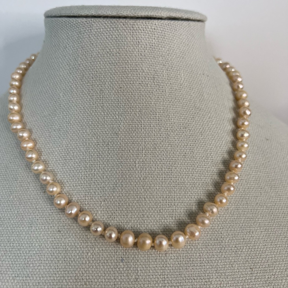 Genuine Pearl Necklace - Picture 3 of 4